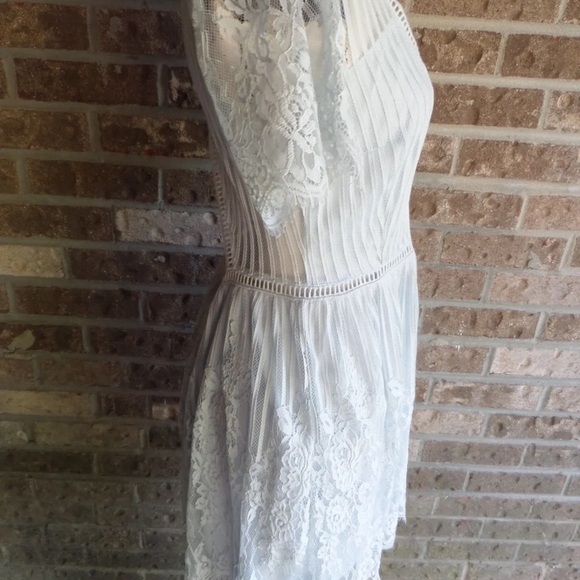 Juniors/ Women's FOREVER 21 Pale Blue Lace Open Back Dress Sz L NWT - Picture 2 of 7